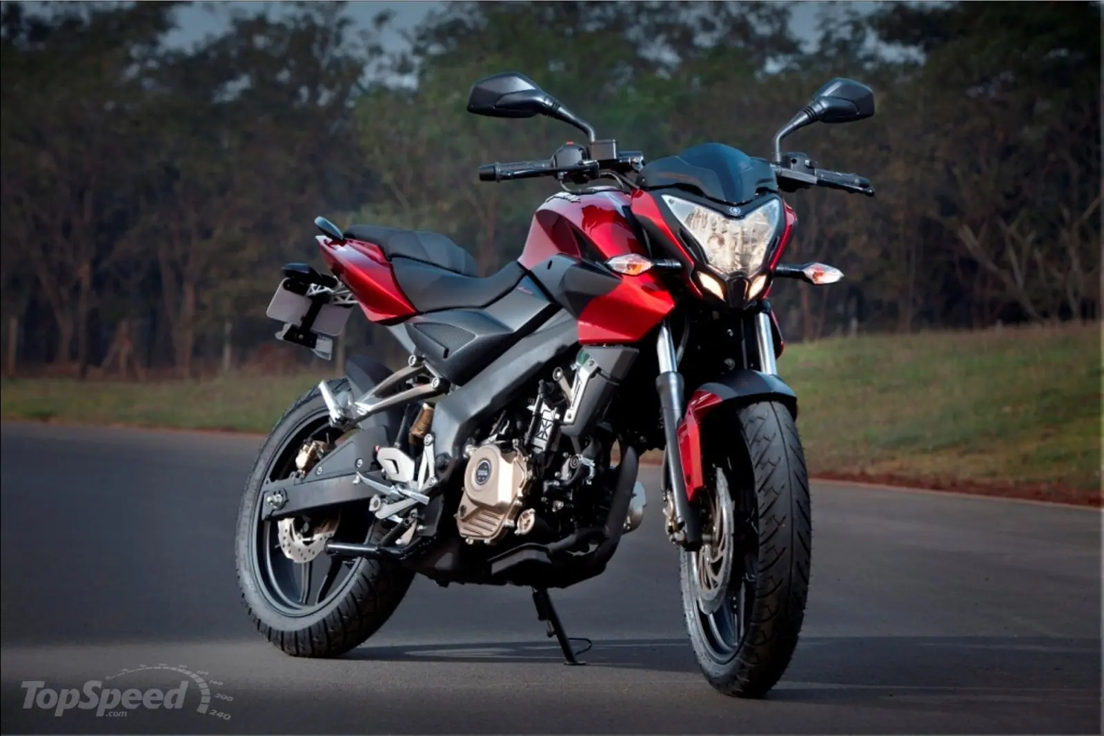 Rouser 200ns"Potencia Que Impresiona"