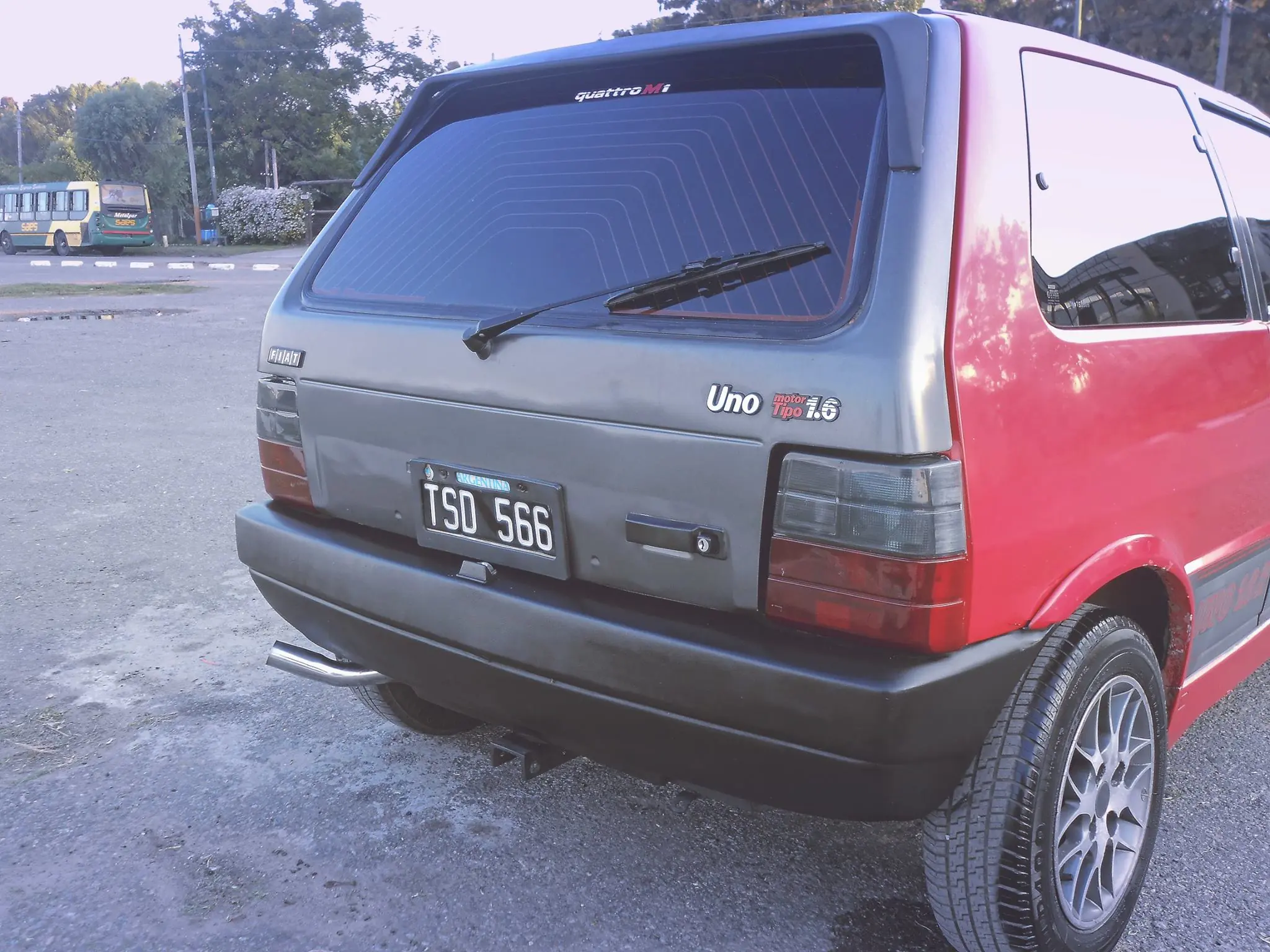 Presento al olvidado Fiat Uno 1.6R restaurado Presento al olvidado Fiat Uno 1.6R restaurado