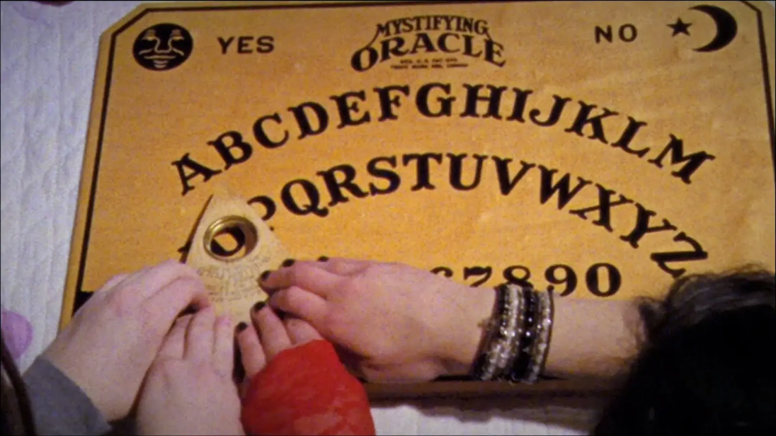 No jueges a La Ouija, Abrirás Las Puertas del Infierno