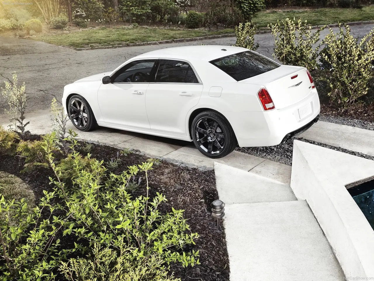 Chrysler 300 SRT8: con traje de oficina para ir al circuito