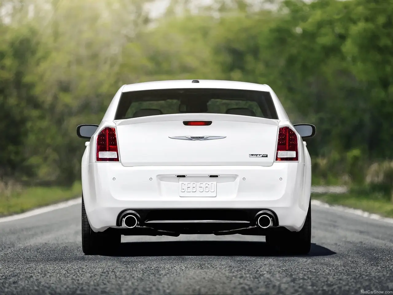 Chrysler 300 SRT8: con traje de oficina para ir al circuito