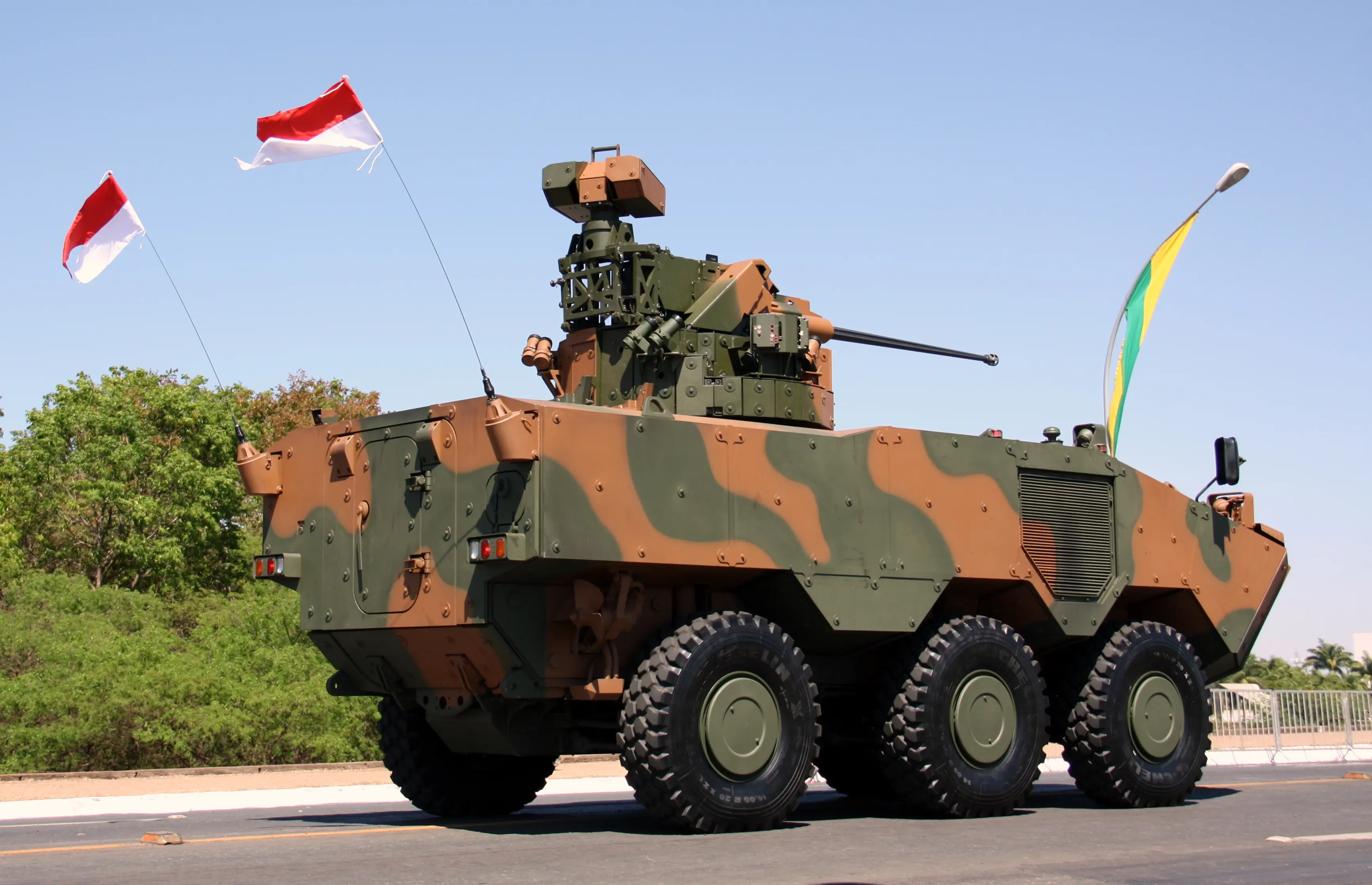 el nuevo blindado para el EA... IVECO guarani