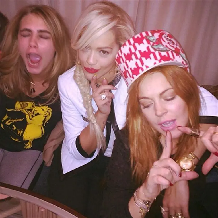 Cara Delevigne no es tan fea... vengan de a 1000