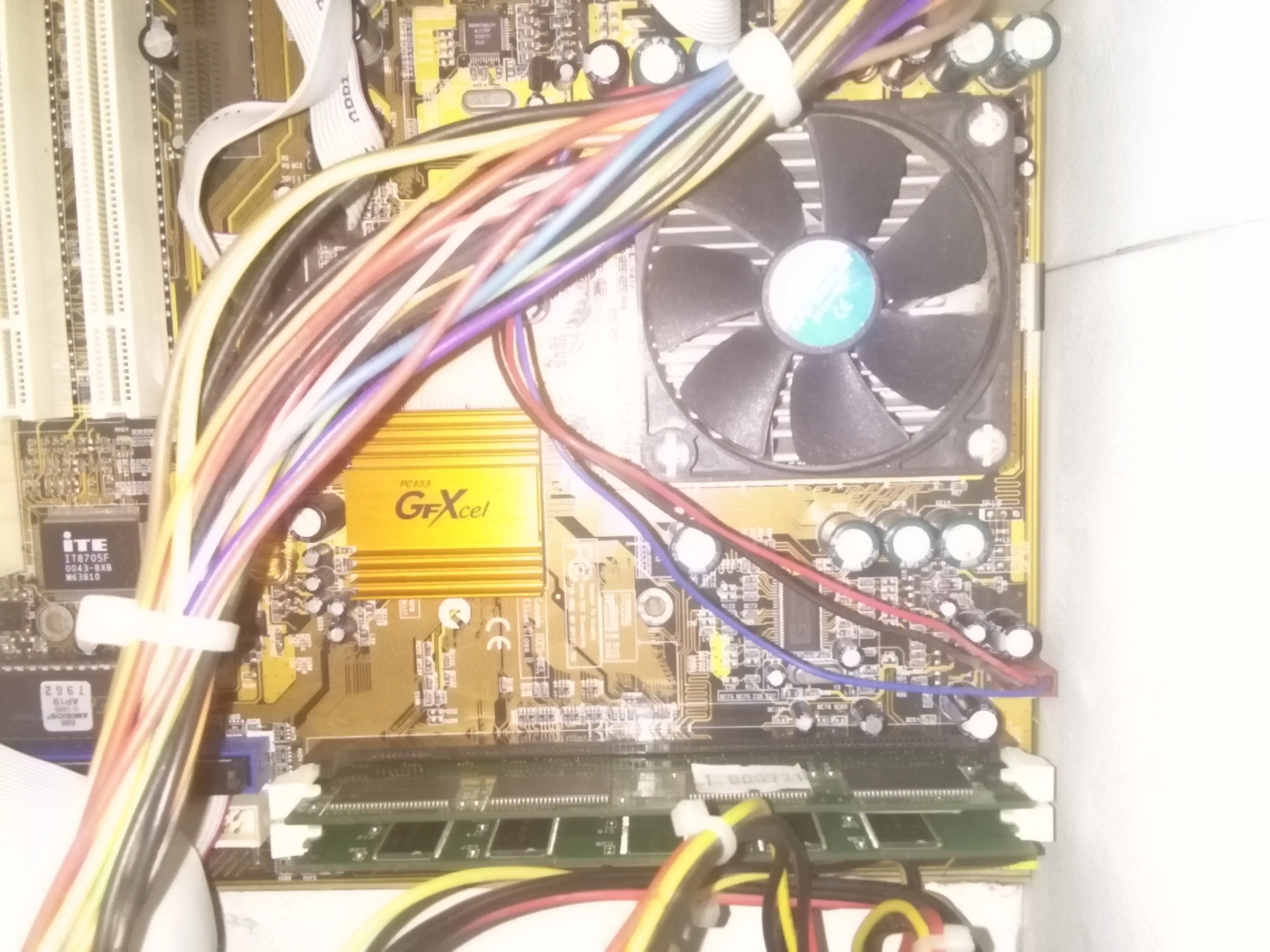 Le hice un Gabinete a mi PC y te lo muestro ;)