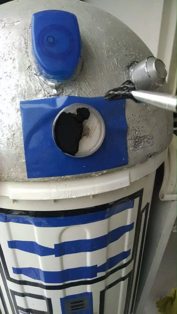 R2D2 con un tacho de basura, una boludes pero la comparto :P