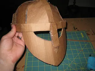 Construir un casco medieval