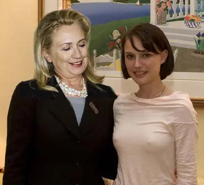 Hillary Clinton impresionada con escote d Christina Aguilera