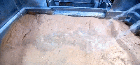 asi fabrican las salchichas no querrás comerlas mas