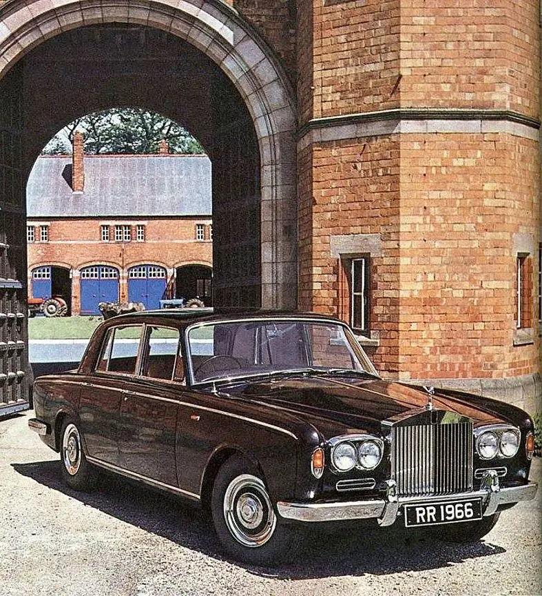 La sombra de plata de Rolls-Royce