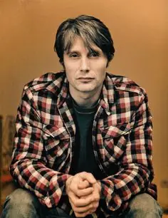 MADS MIKKELSEN