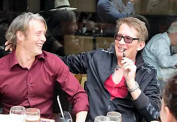 ¿Mads Mikkelsen se masturba en una entrevista?