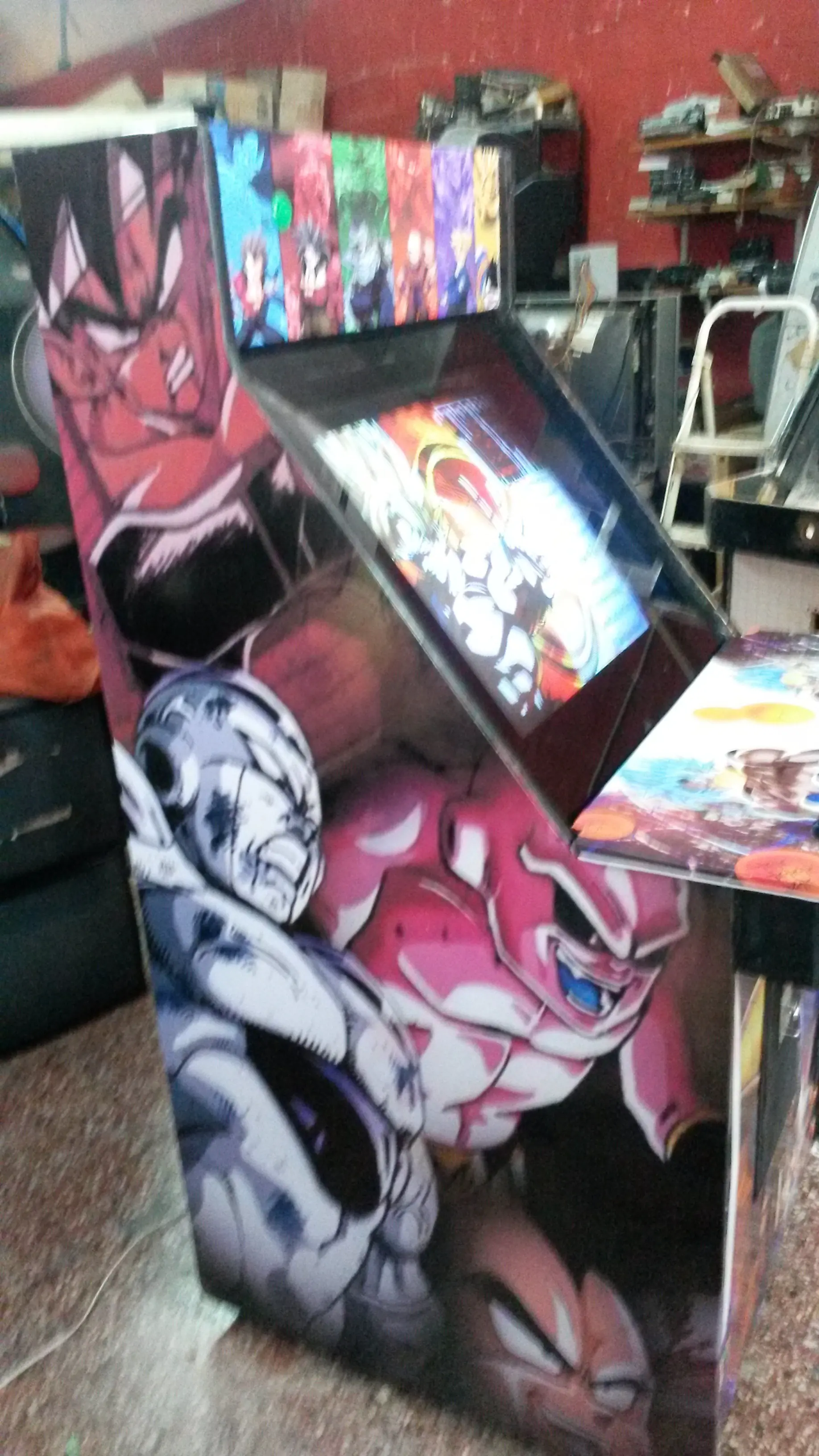 Trabajo restaurando arcades. Pasa y mira Trabajo restaurando arcades. Pasa y mira