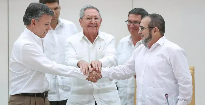 Donde esta tu honor basura: Santos amenaza a colombia