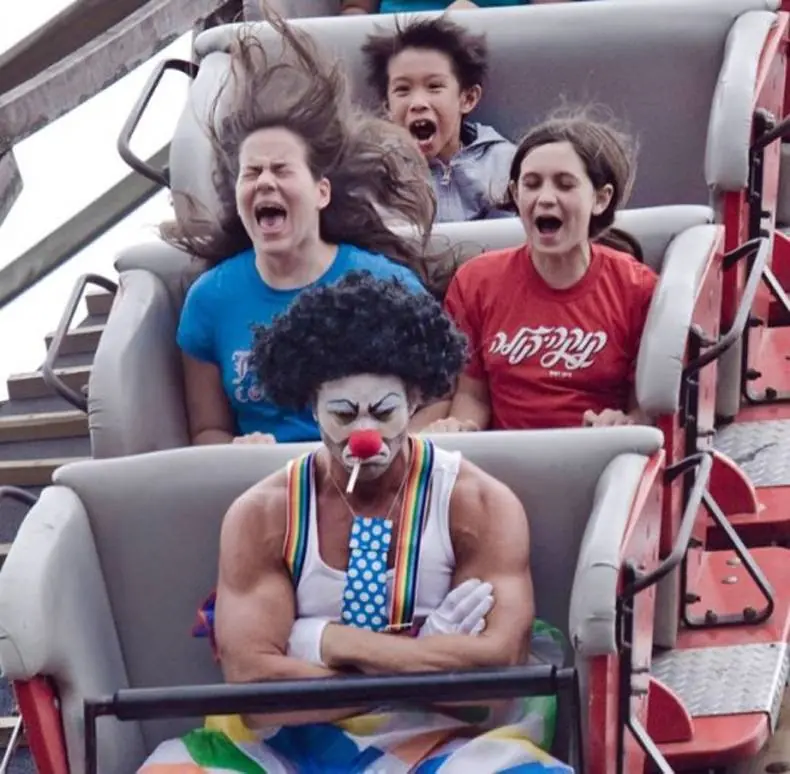 Un payaso enojado desató una batalla de Photoshop