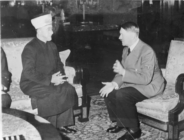 El amor Árabe chocante para Hitler