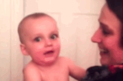 bebe sorprendido