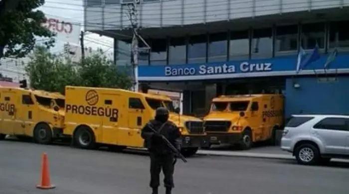 Le robe a un pibe que despidieron del laburo