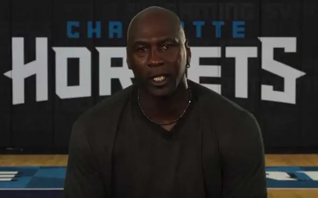 Michael Jordan rinde un emotivo homenaje a Kobe Bryant