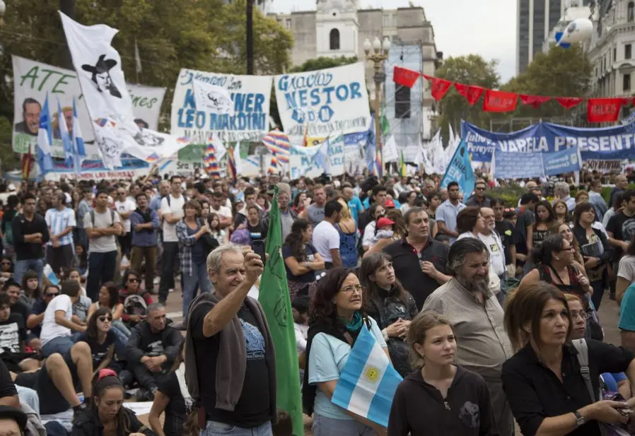 Es la estructura económica y social la que castiga.