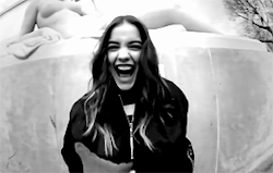 Sexy Barbara Palvin en gif +5 si no los habias visto.