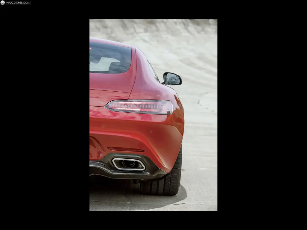 Mercedes Benz AMG GT (2015) v8 biturbo de 462cv