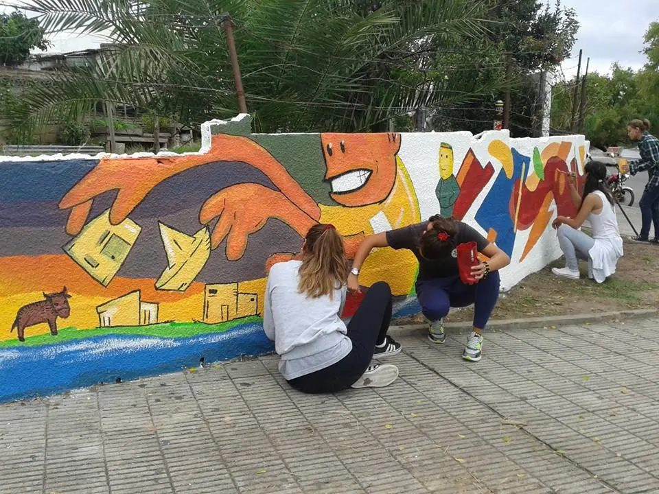 Fray Bentos revive muros a la orilla del Río