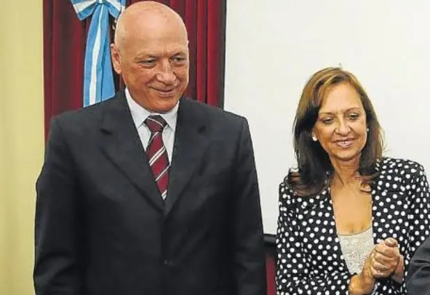 Bonfatti, un groso. Tres mujeres, 3 sueldos.