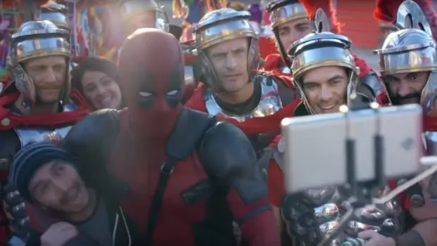 Deadpool y los guardiaaaaaaas de Emperador Gamesa