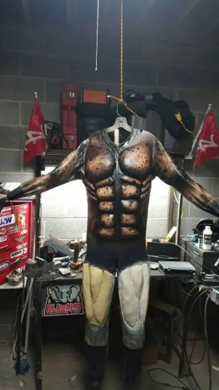 Disfraz de "Predator" hecho en casa