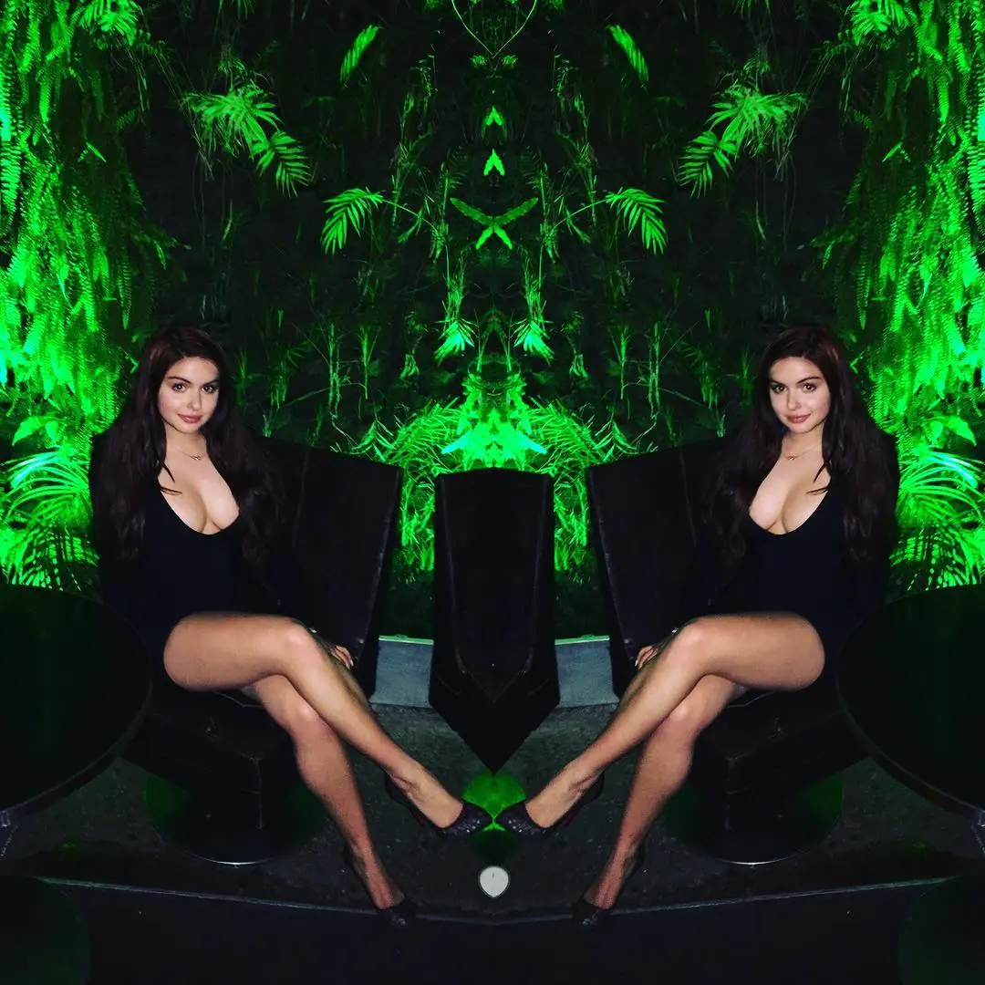 Actriz de ‘Modern Family’ presume su escote