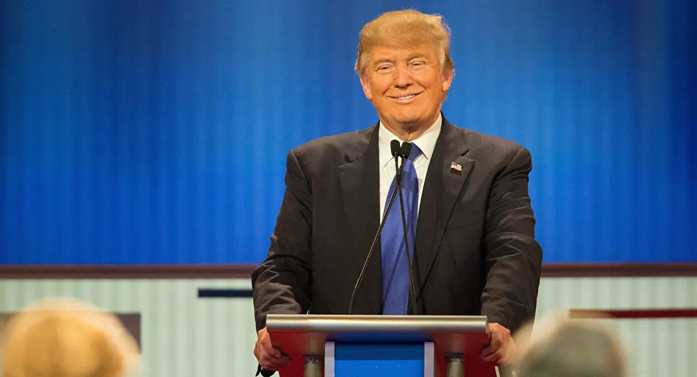 Trump anuncia a sus partidarios el tamaño de su "pene"