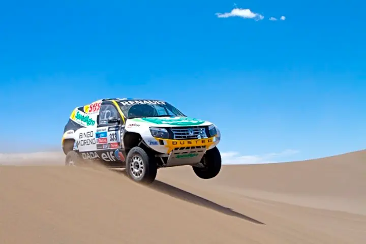 Venden la Renault Duster del Dakar (es una Amarok carrozada)
