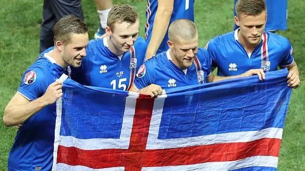 Islandia¿por qué tienen la terminación -son en sus apellids?