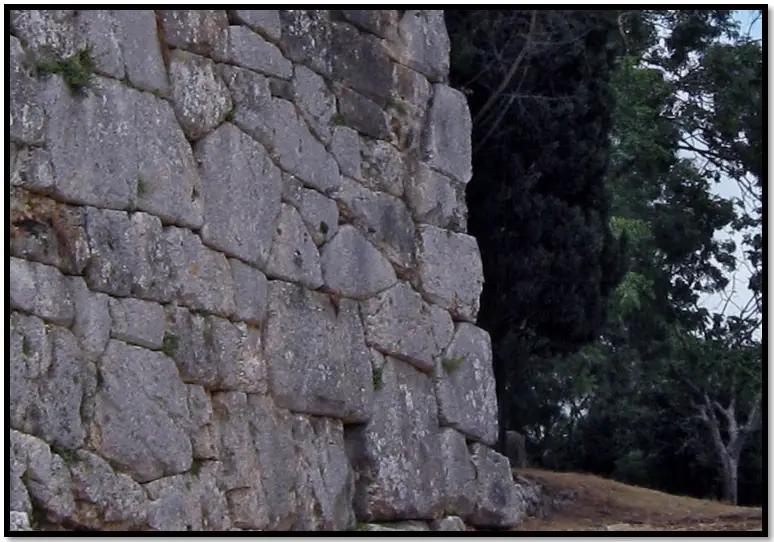 Revelan verdaderos monolitos de las Ruinas Cíclopes Revelan verdaderos monolitos de las Ruinas Cíclopes