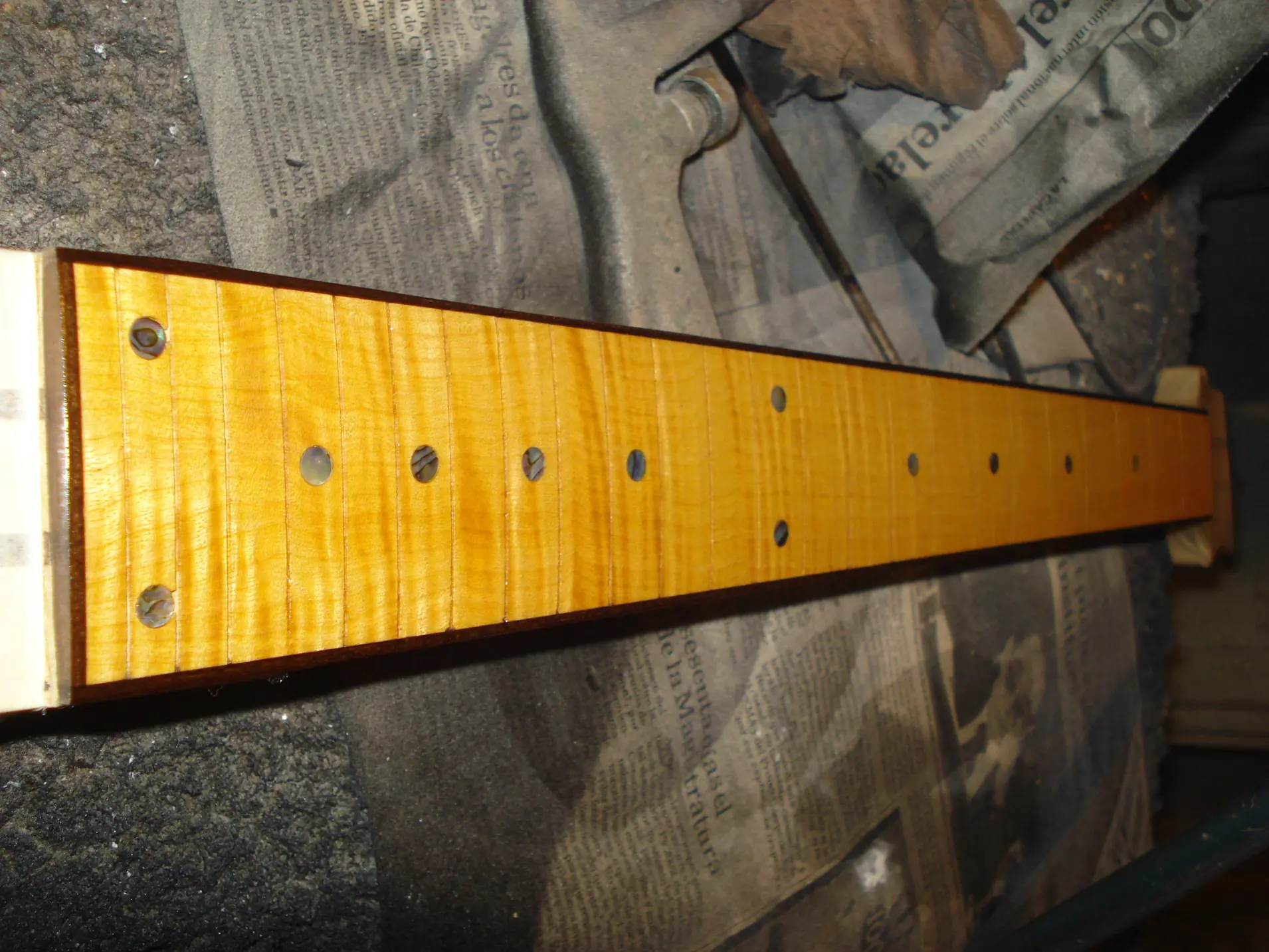 Cómo hacer una guitarra eléctrica