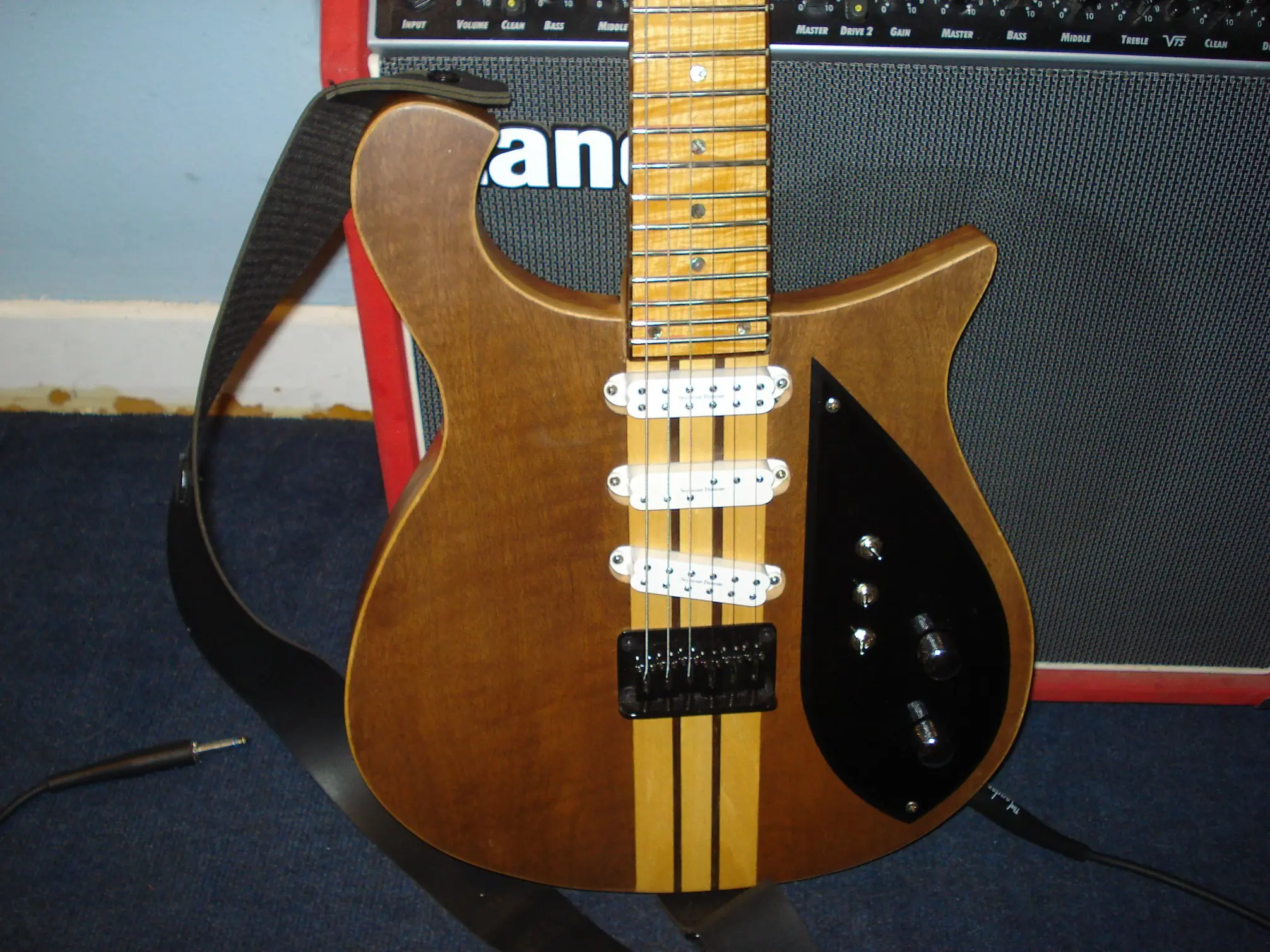 Cómo hacer una guitarra eléctrica