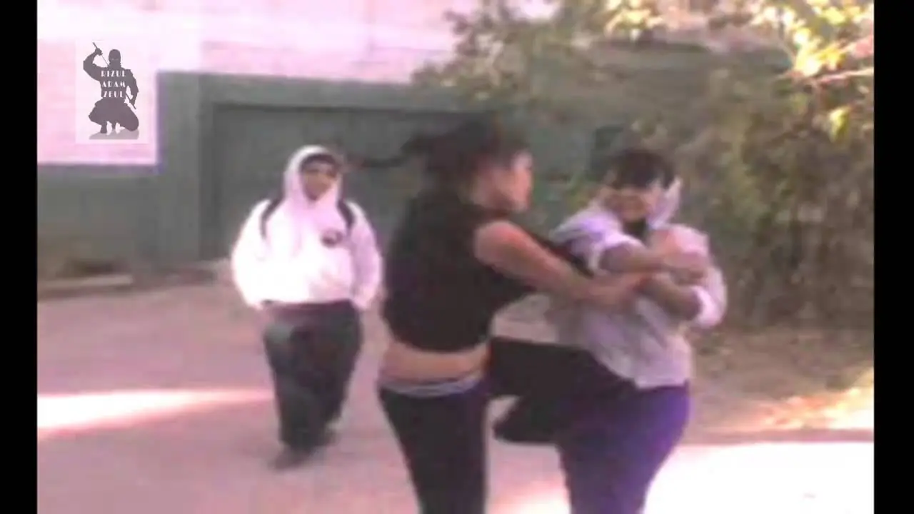#LadyInfonavit, mujer agrede a vecinas
