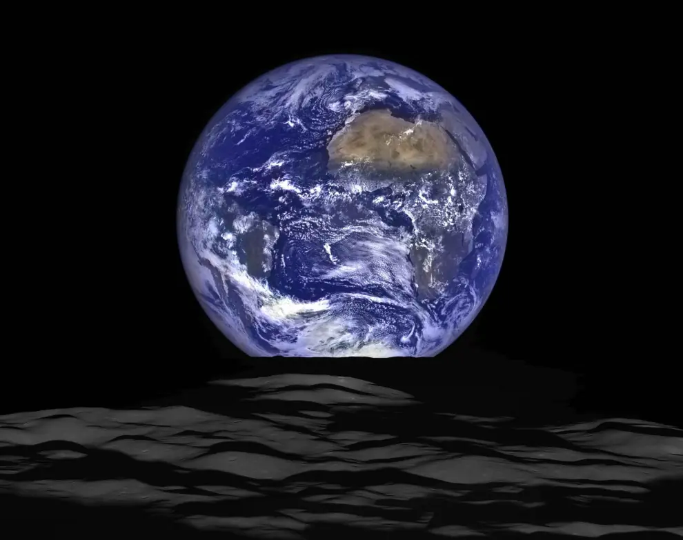 Increible Imagen de la Tierra desde la Luna