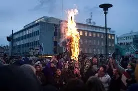 2008