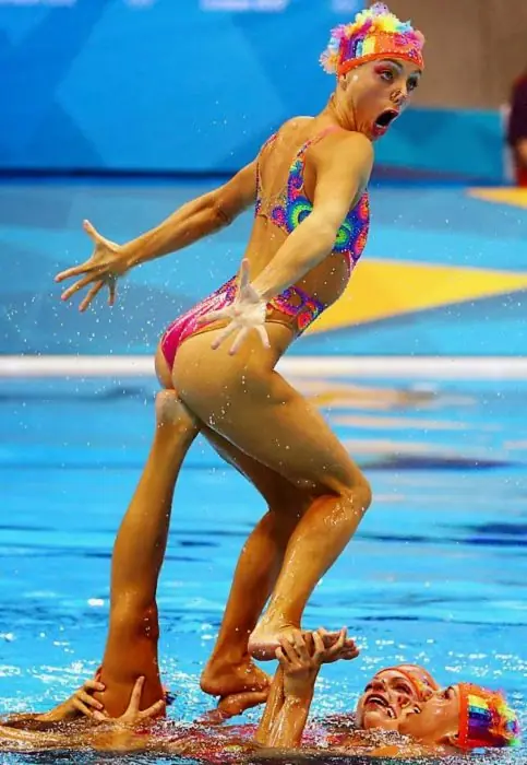 las chicas de nado sincronizado no siempre son tan bellas