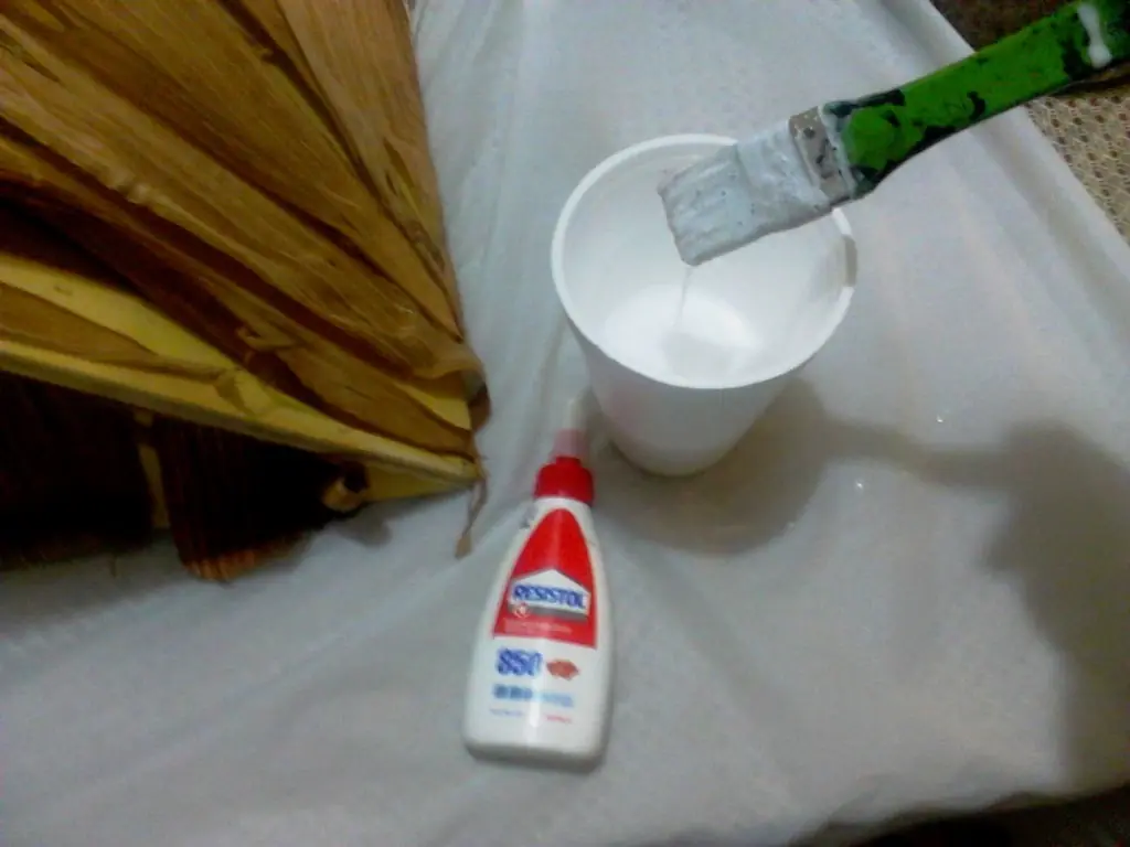 Una original y funcional lampara para tu Acuario.