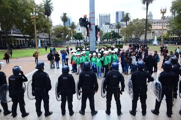 Policia