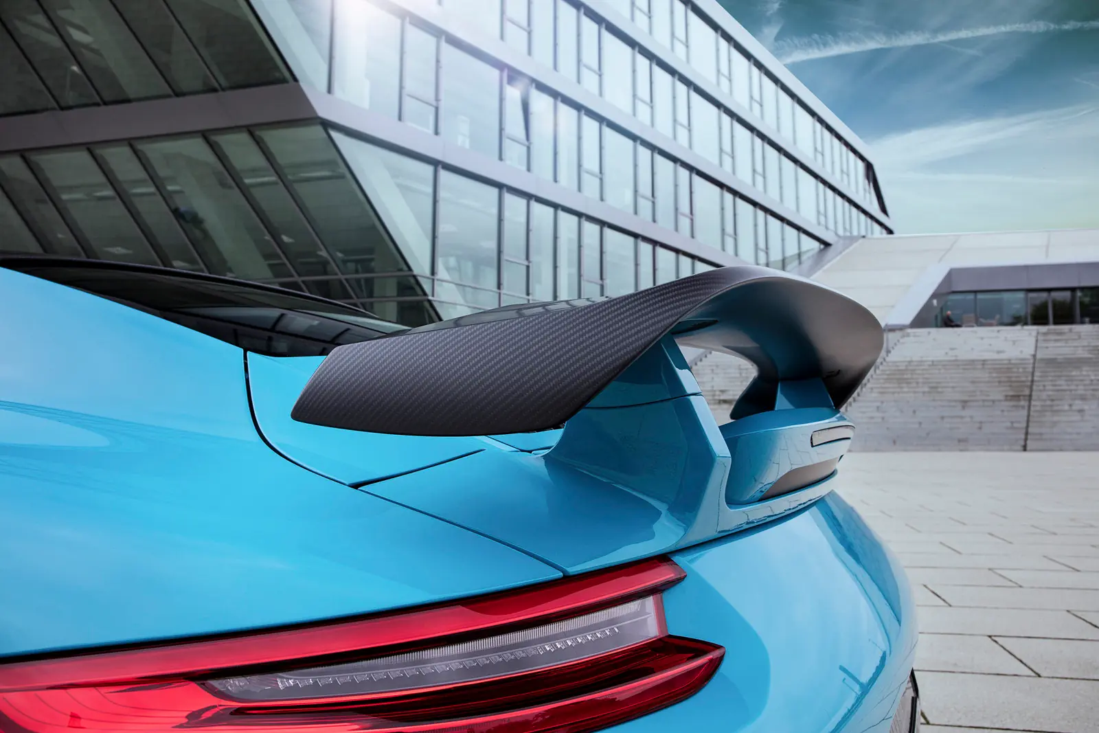 911
