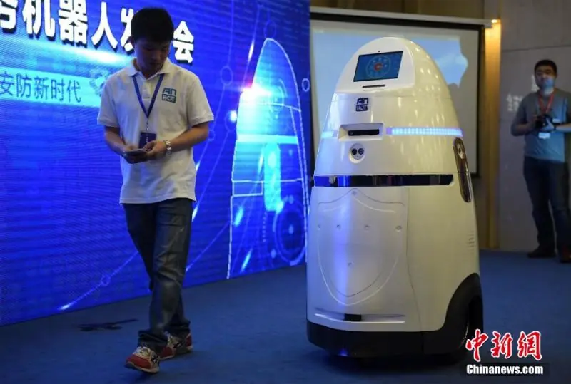 China presenta robot anti-piquete para ciudad