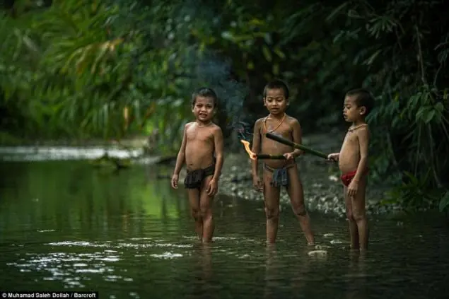 Una tribu que ha logrado mantener alejada de la civilización