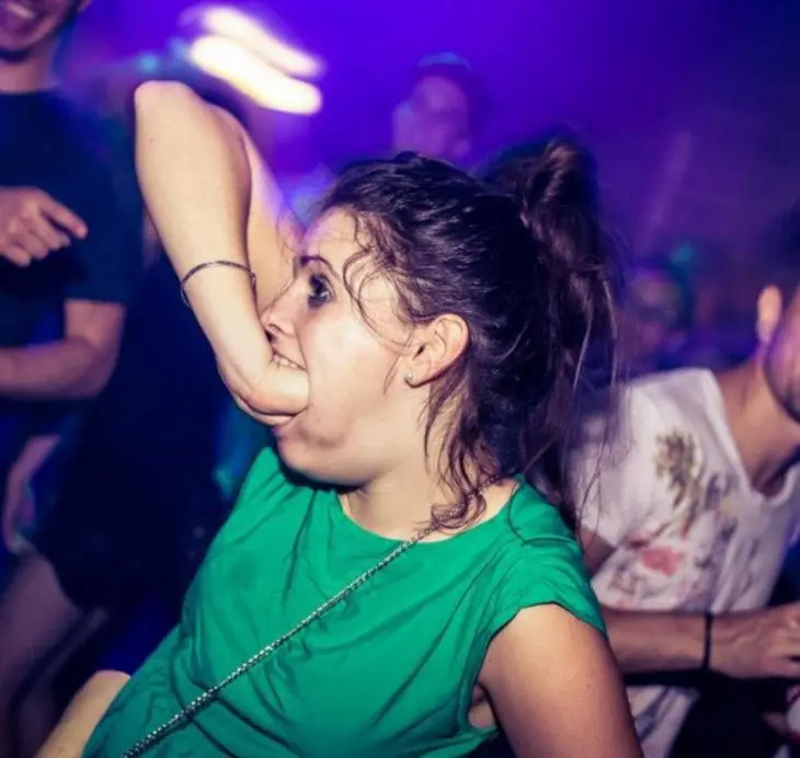 Inter trolleó a la chica garganta profunda de un forma épica