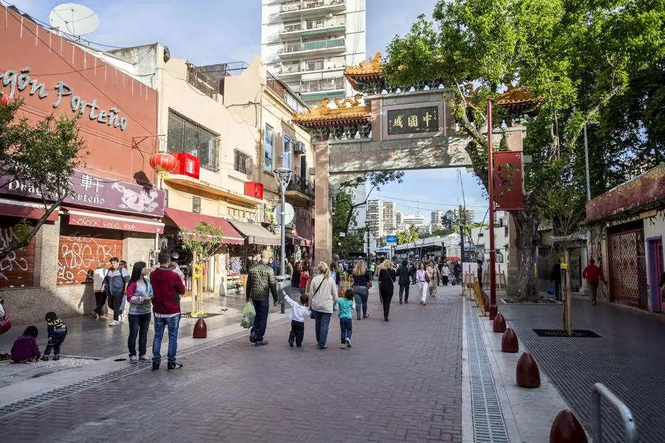 La Ciudad inauguró el nuevo entorno del Barrio Chino