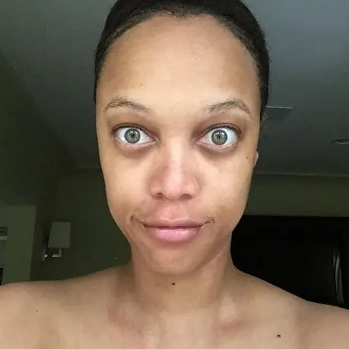 Irreconocible sin maquillaje
