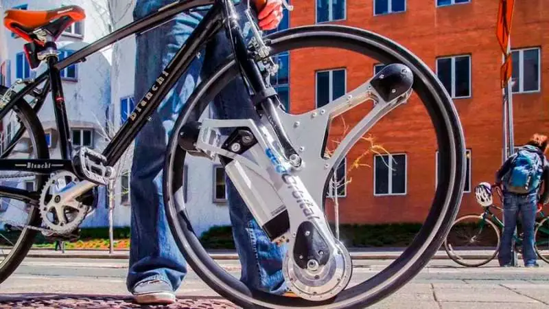 La rueda que transforma tu bicicleta en eléctrica