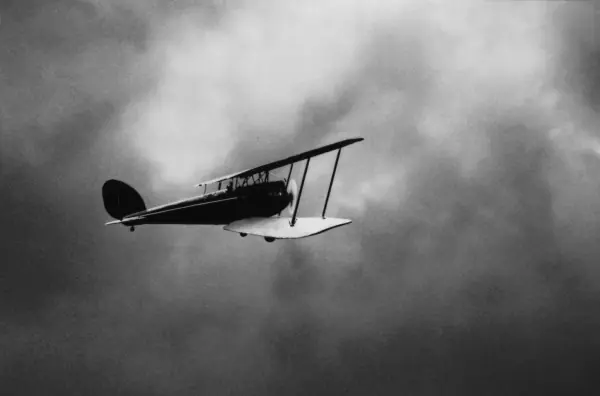 ¿Qué fabricaban en un comienzo las marcas de autos?